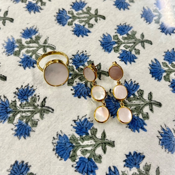 New J.Crew Mother of Pearl & Gold Plated Ring and Earring Set - Picture 14 of 15